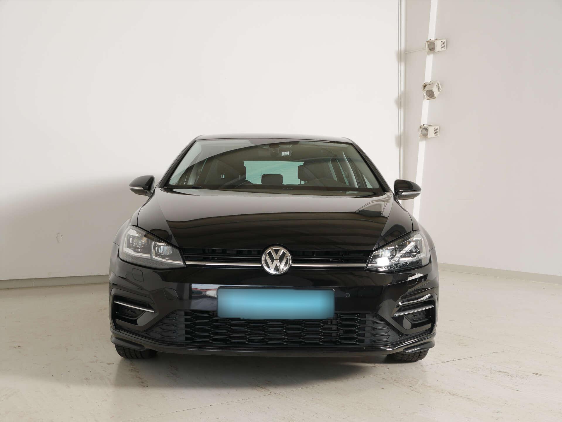 VW Golf 1.5 TSI Highline R-Line